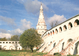 Кузнечная башня с южной и восточной частью монастырской ограды